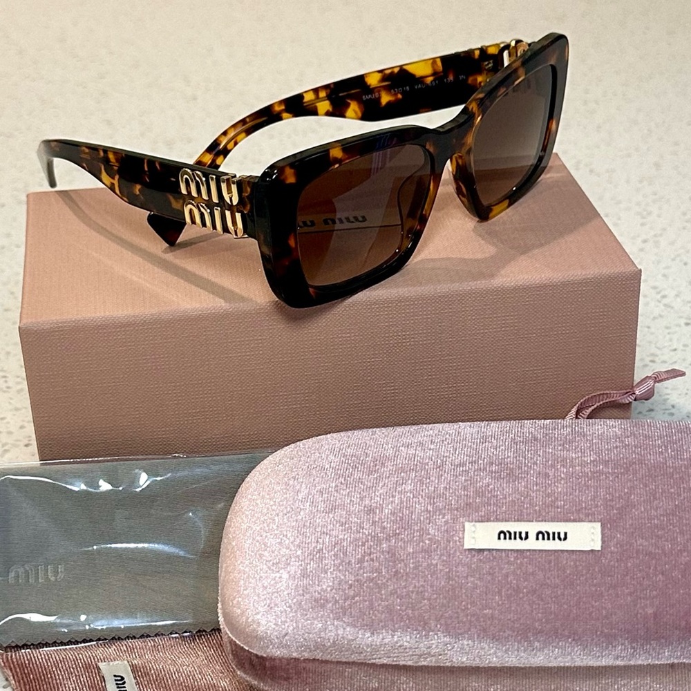 ❌SOLD❌New! Miu Miu MU07YS Honey Havana Women’s Sunglasses 53mm